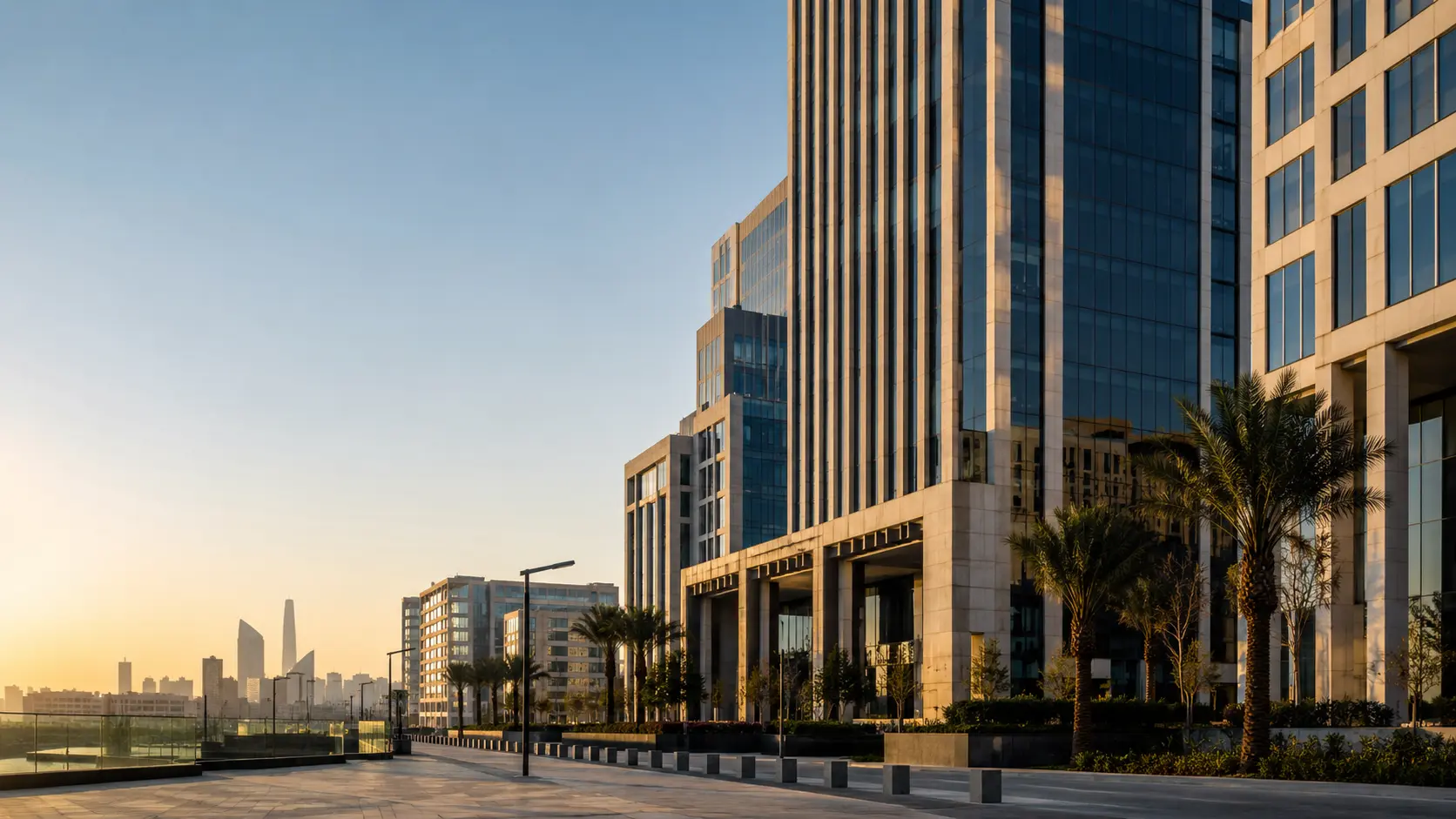 عمارة أعمال معاصرة في الرياض في ضوء الصباح